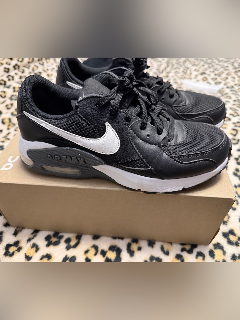 Nike Women’s Black and White Air Max Cross-Training Sneakers